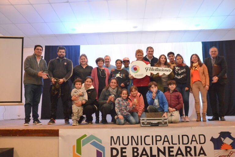 Ocho nuevas familias cumplen el sueño de tener la casa propia