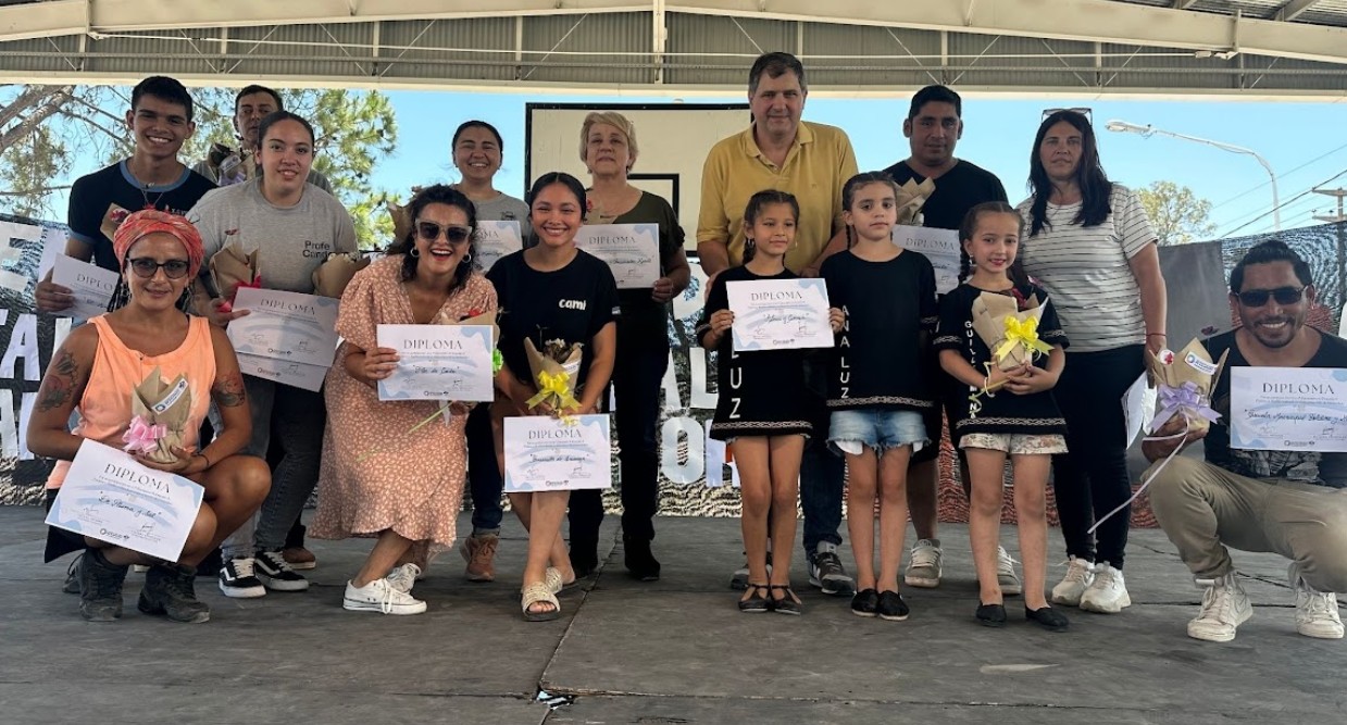 En este momento estás viendo Se realizó el 1° Encuentro de Escuelas de Folclore y Ballets