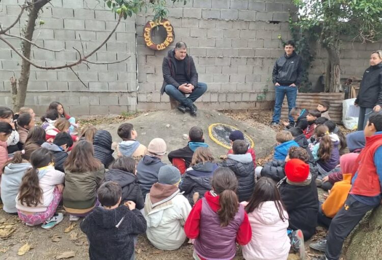 Lee más sobre el artículo El intendente Méndez visitó al grupo Scout San José y dialogó con la Manada Waingunga