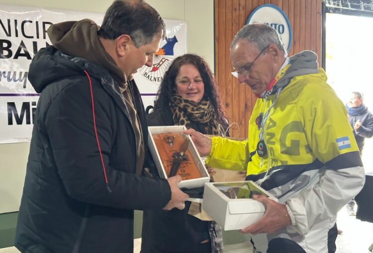 Lee más sobre el artículo Maratón San José: emoción, competencia y reconocimiento a Carlos Figueroa