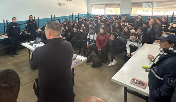 Lee más sobre el artículo Educación Vial: formación para futuros conductores del IPETYM N° 261