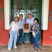 Lee más sobre el artículo El intendente Méndez recibió al nieto de Vaca Narvaja, uno de los fundadores de Balnearia