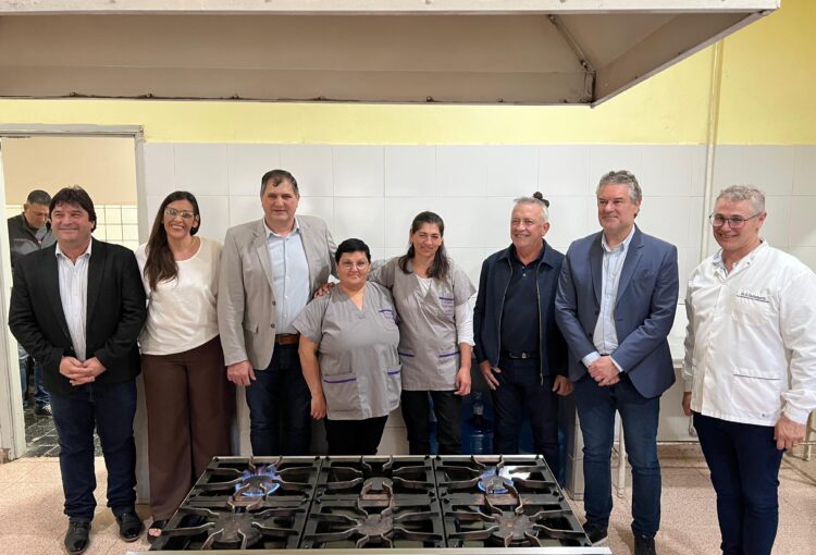 Lee más sobre el artículo Inauguración de la red de gas natural en el Hospital San José