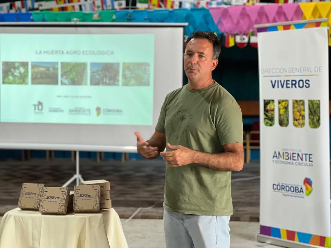 En este momento estás viendo La Secretaría de Ambiente brindó una charla y taller de huerta agroecológica en nuestra localidad